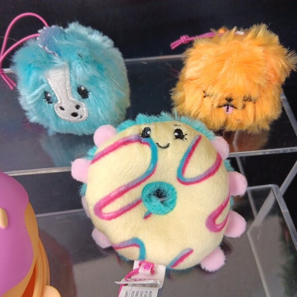 Pikmi Pops Surprise Season 3 The Chow Chow, Dusk Plush, And Scented Donut Plush - Picture 2 of 12